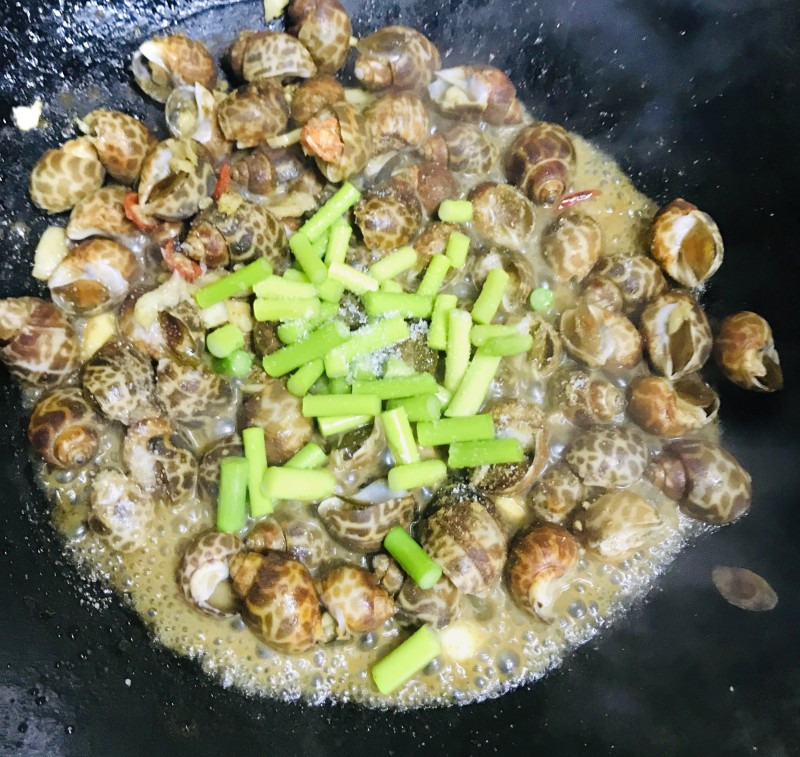 Steps for Stir-fried Whelk