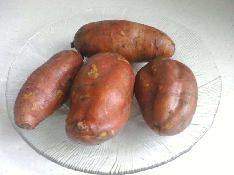 Steps for making microwave baked sweet potato