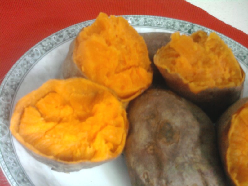 Steps for making microwave baked sweet potato