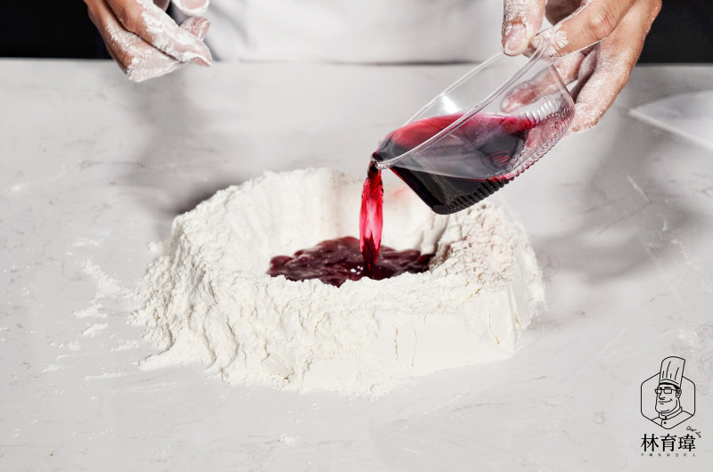 Steps for Making Grape Juice Soft European Bread