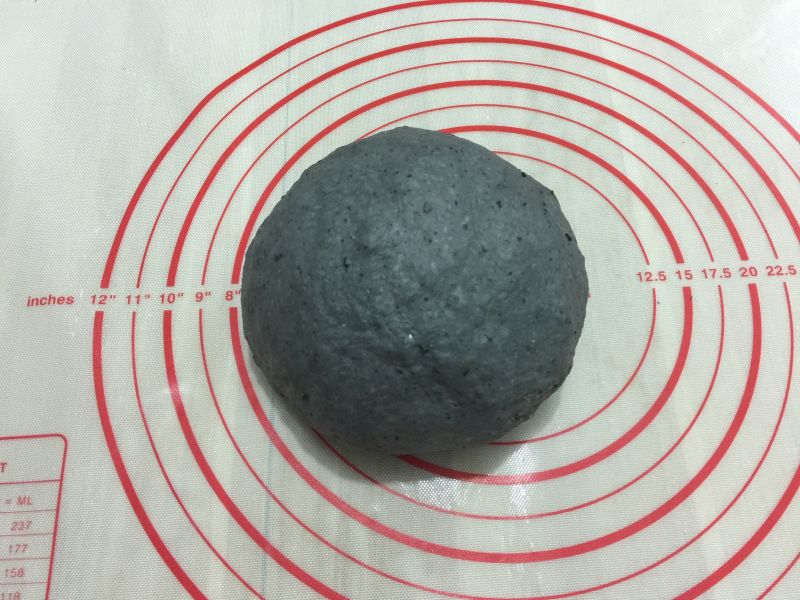 Steps for Making Black Sesame Nutritional European Bread