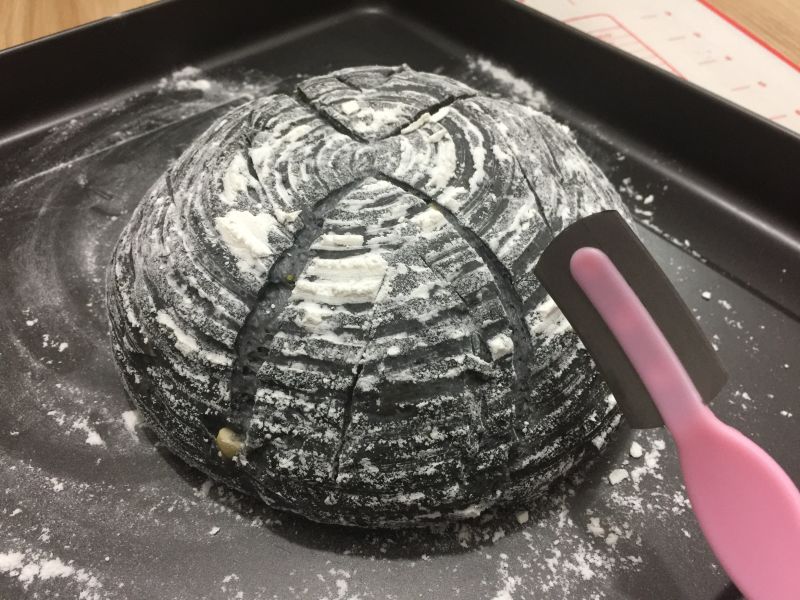 Steps for Making Black Sesame Nutritional European Bread