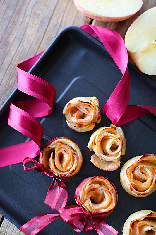 Rose Puff Pastry Rolls