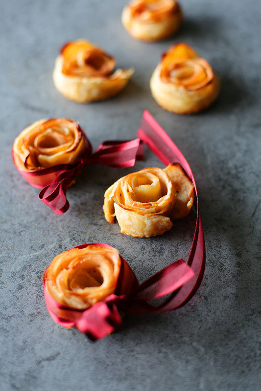 Rose Puff Pastry Rolls