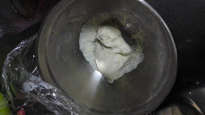 Steps for Making Black Sugar Nutritional Bread (Old Dough Method)