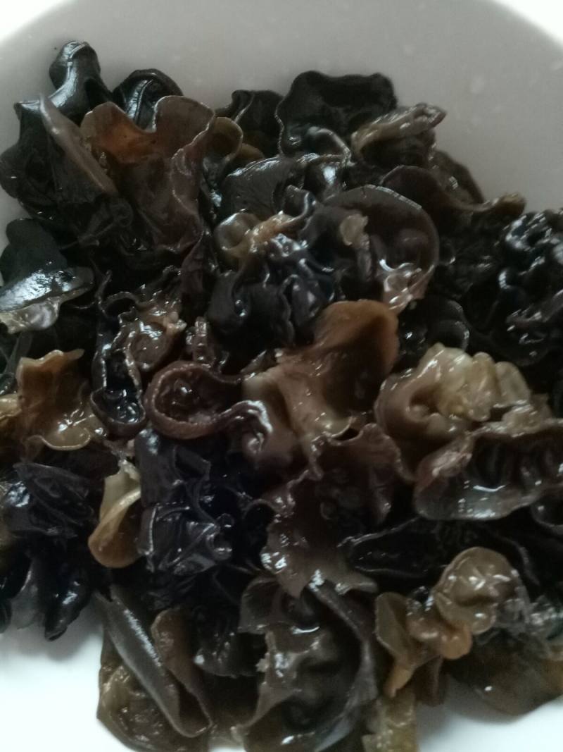 Steps for Making Cold Wood Ear Mushroom Salad