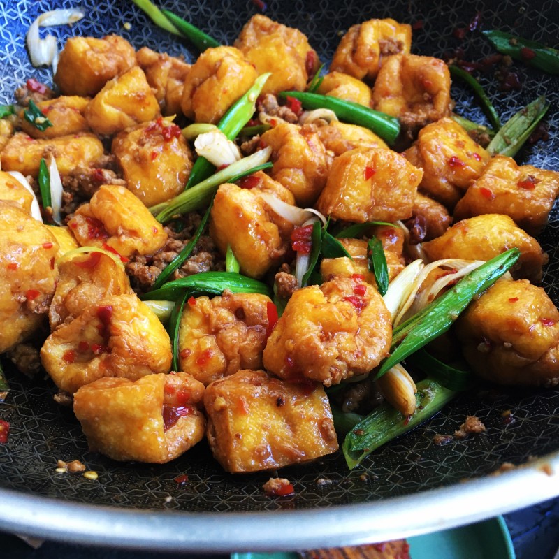 Steps for Making Spicy Oil-Soaked Tofu