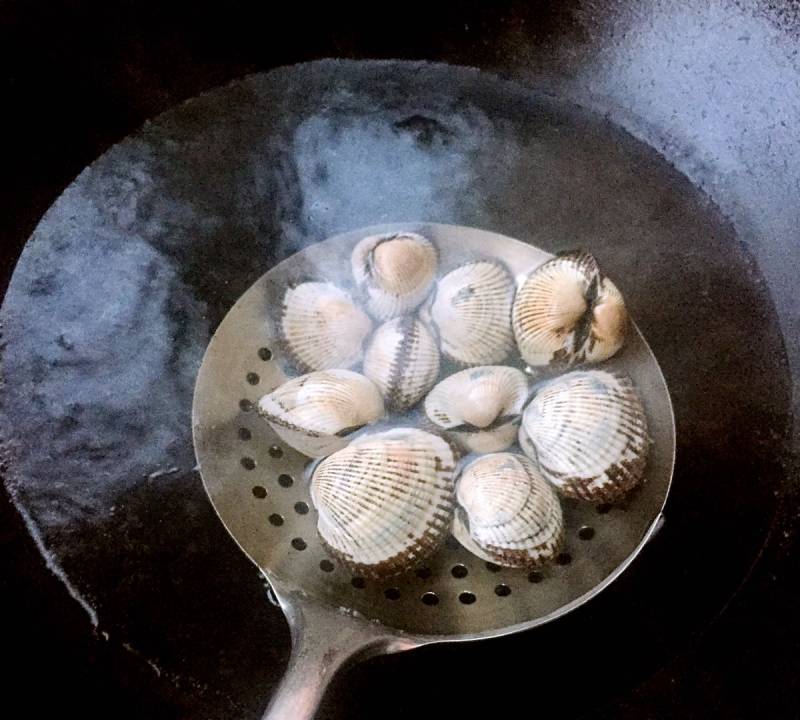 Steps for Cooking Delicious Hairy Clams