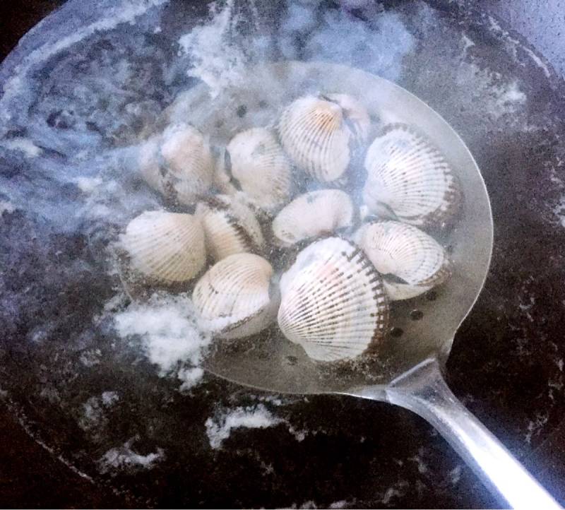 Steps for Cooking Delicious Hairy Clams