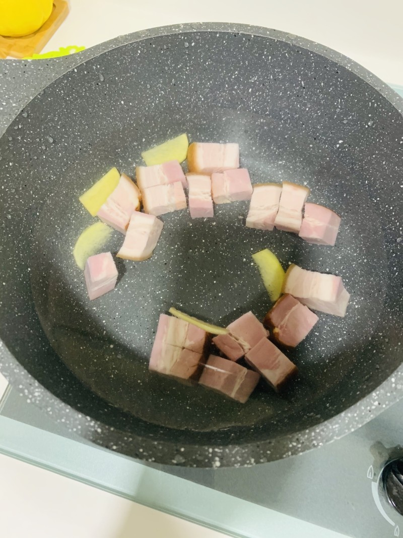 Steps for Cooking Simple Version of Preserved Pork with Bamboo Shoots