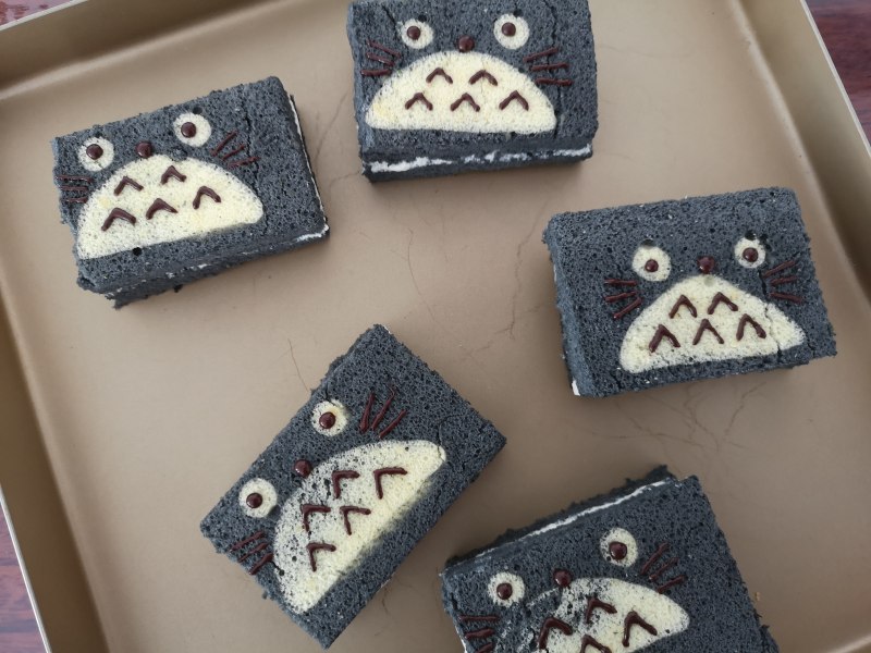 Totoro Cream-filled Cake Making Steps