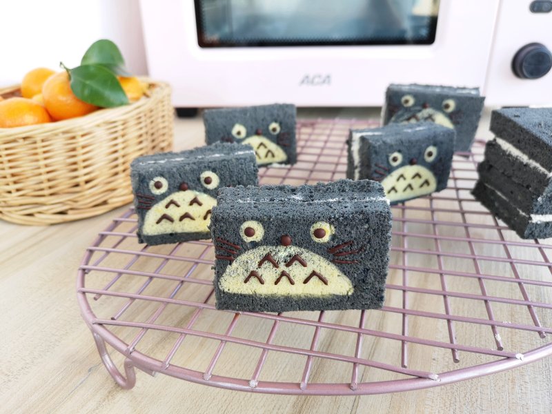 Totoro Cream-filled Cake Making Steps