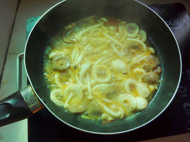 Steps to Make Shimeji Mushroom Soup Spaghetti