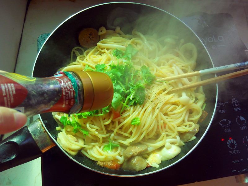 Steps to Make Shimeji Mushroom Soup Spaghetti