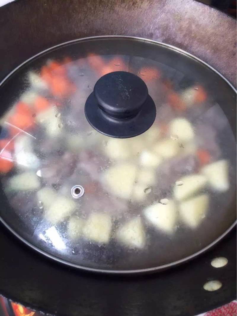 Steps for Making Curry Beef Brisket Rice Bowl