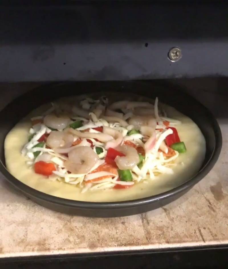 Seafood Pizza Cooking Steps