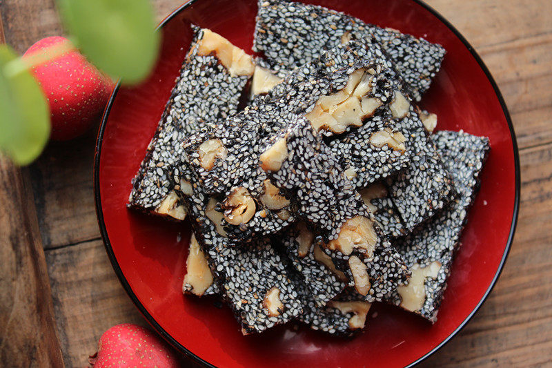 Memories of New Year - Walnut Sesame Candy