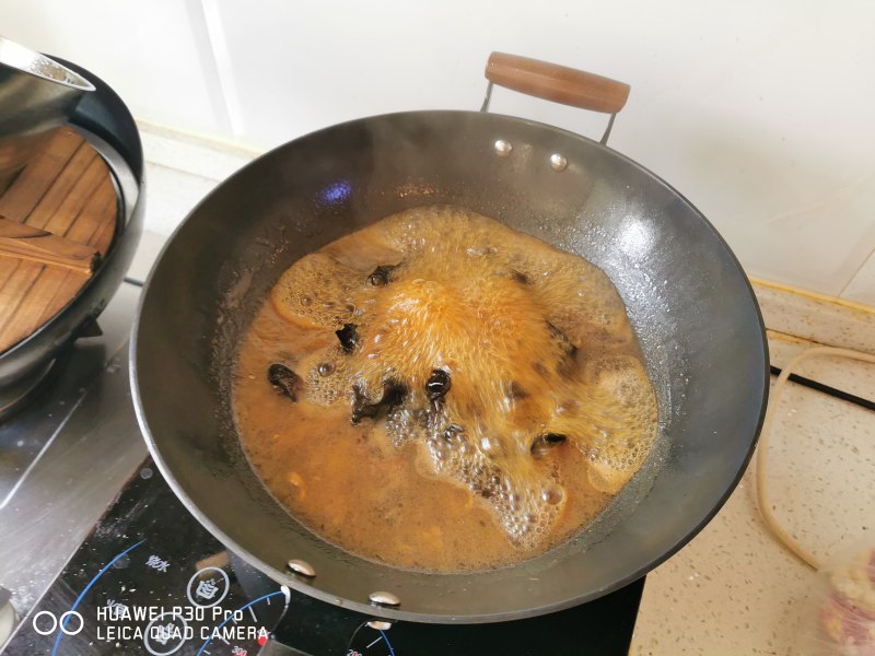 Steps to Cook Beef with Black Fungus and Persimmon