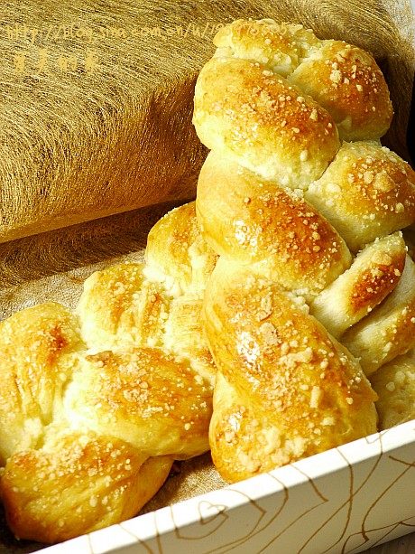 Using Fresh Cream in Bread Really Makes a Difference---Fresh Cream Braided Bread