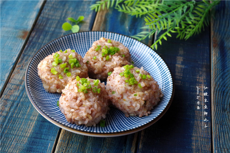 Red Glutinous Rice Fish Meatballs