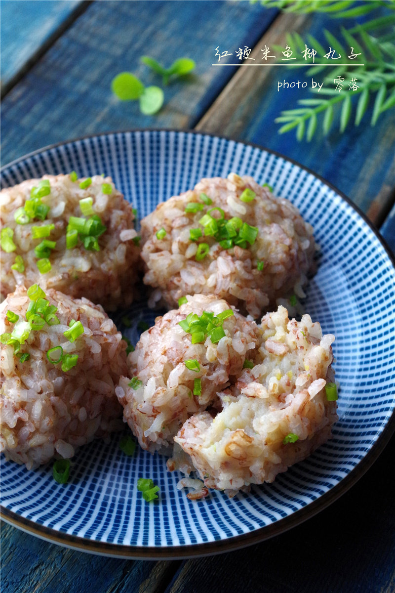 Red Glutinous Rice Fish Meatballs