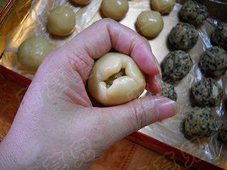 Orange Fragrant Peanut Sesame Mooncake Making Steps