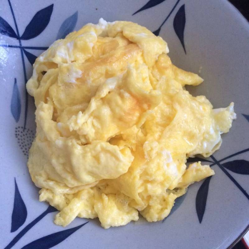 Steps for Making Tender and Smooth Scrambled Eggs