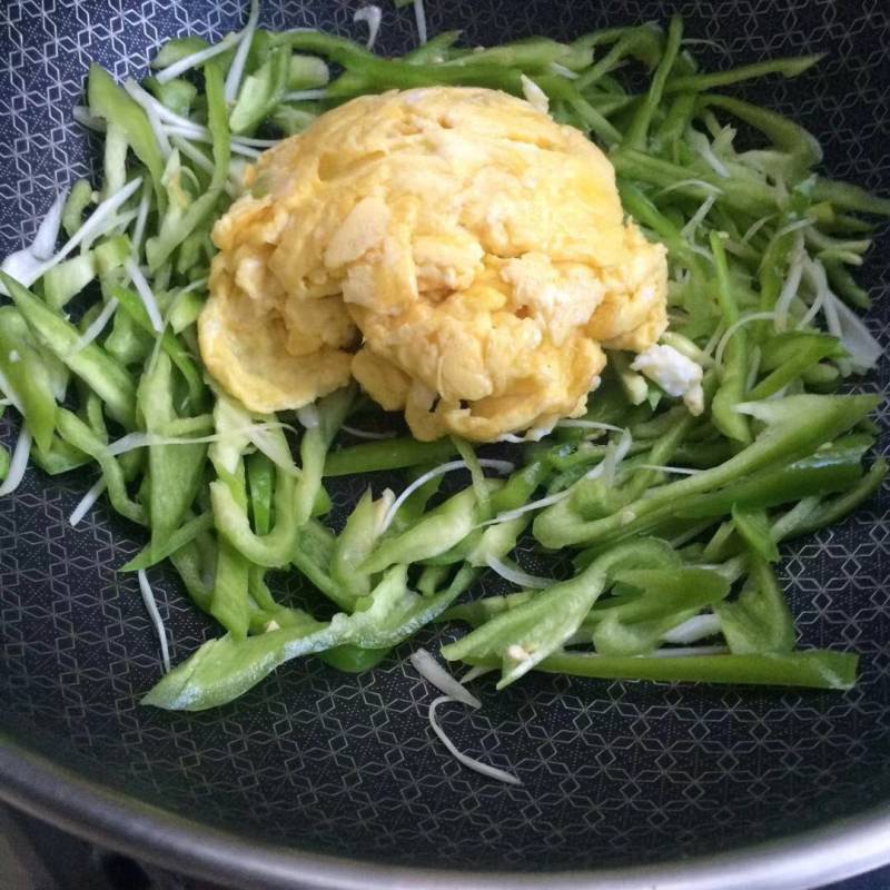 Steps for Making Tender and Smooth Scrambled Eggs