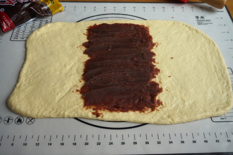 Steps for making Red Bean Paste Toast