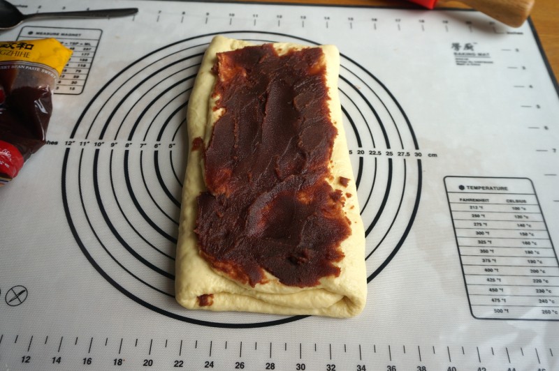 Steps for making Red Bean Paste Toast