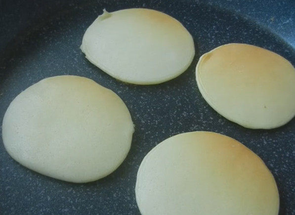 Steps to Make Oil-Free Breakfast Pancakes