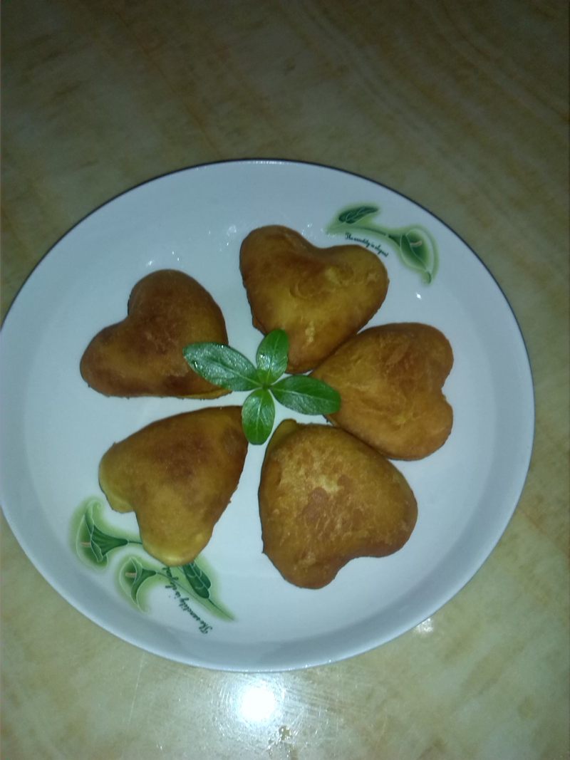 Steps for Making Heart-shaped Pumpkin Puffs