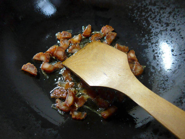 Steps for Making Spicy Sausage and Dried Radish Stir-Fry with Green Chili