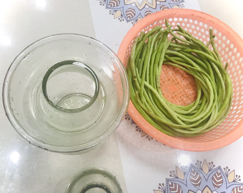 Steps for Making Homemade Pickled Long Beans