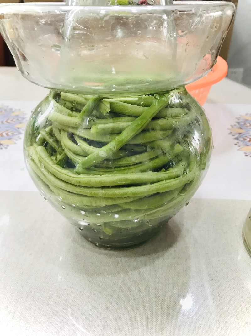 Steps for Making Homemade Pickled Long Beans