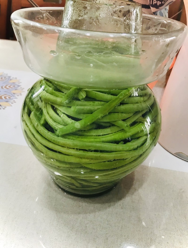 Steps for Making Homemade Pickled Long Beans