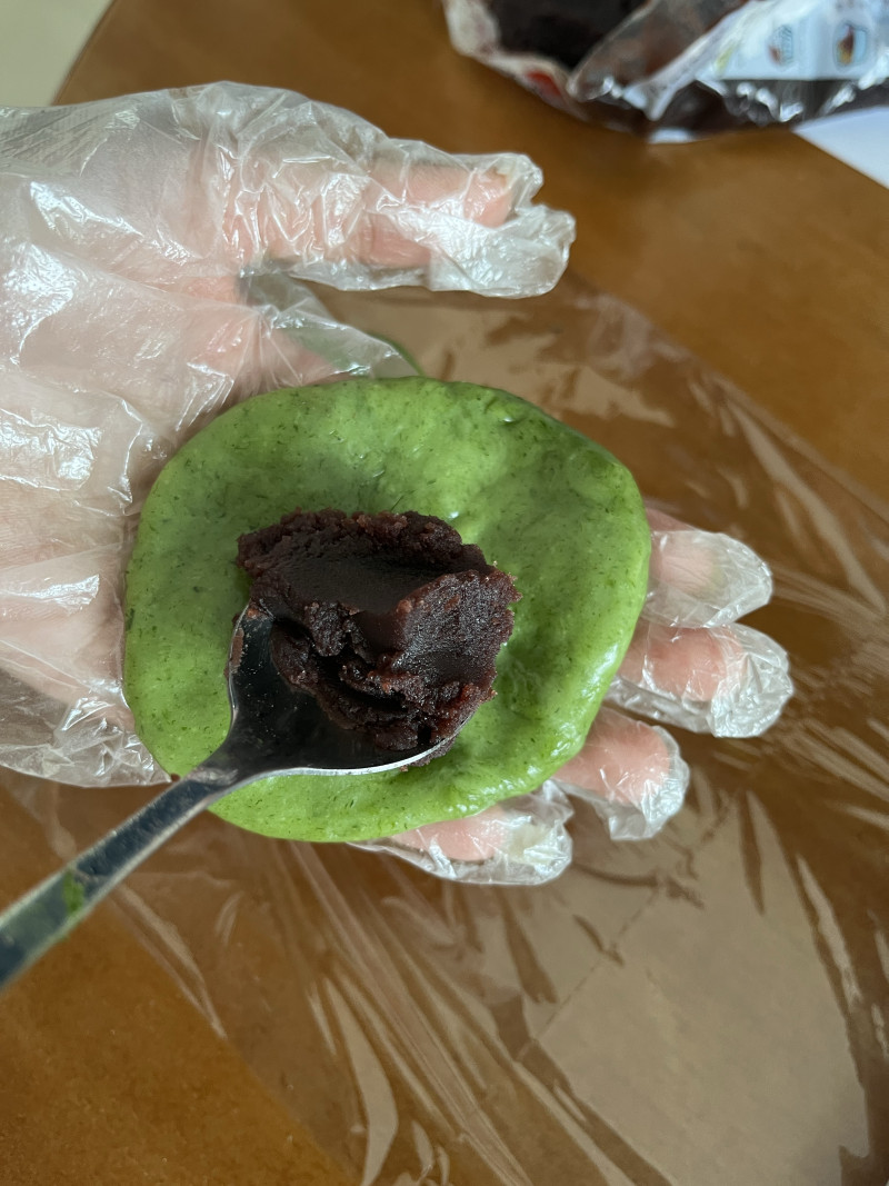 Steps for making Mung Bean Paste Green Dumplings