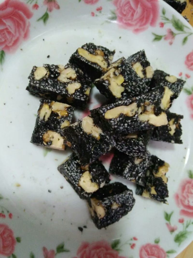 Walnut Sesame Candy