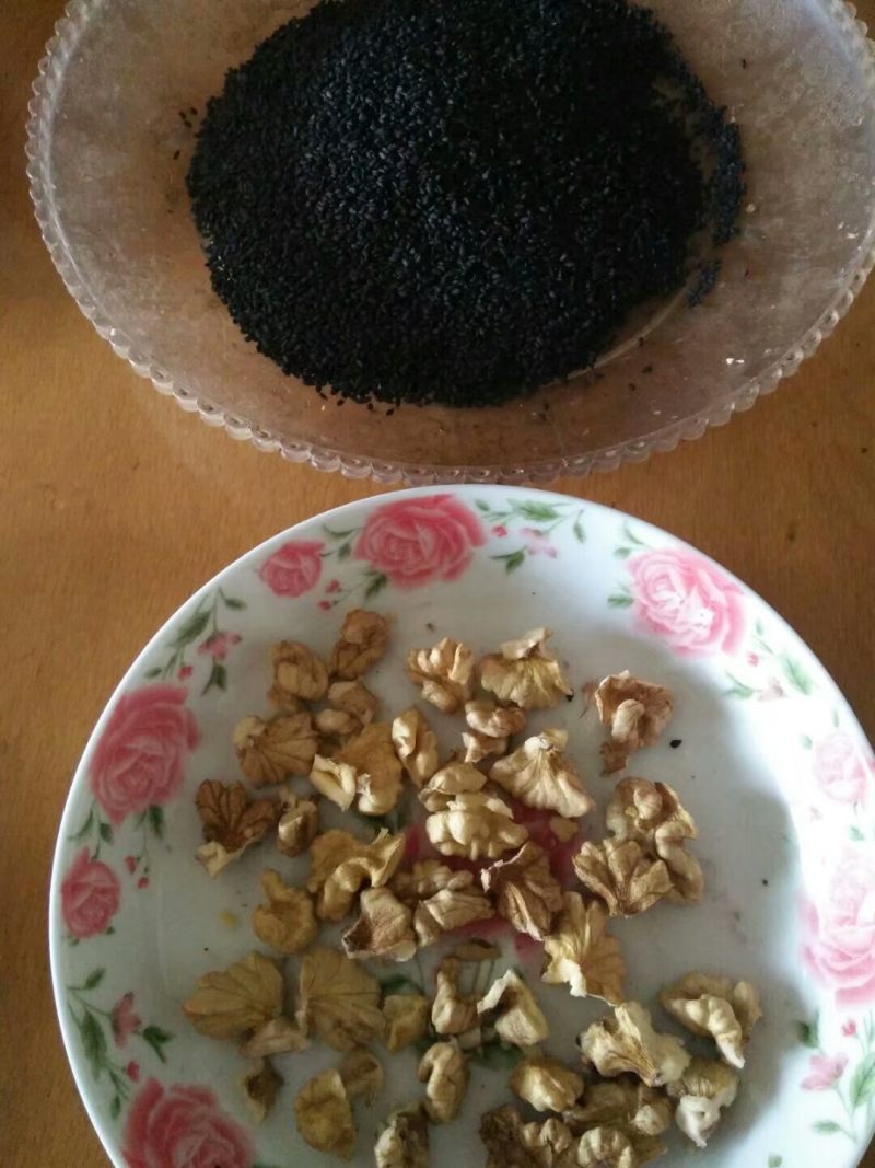 Steps for making Walnut Sesame Candy