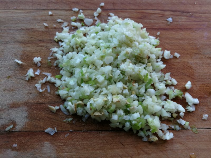 Steps for Cooking Steamed Oysters with Garlic and Vermicelli