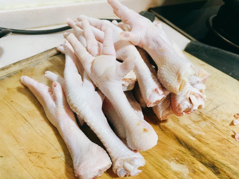 Steps to Make Lemon Spicy Chicken Feet