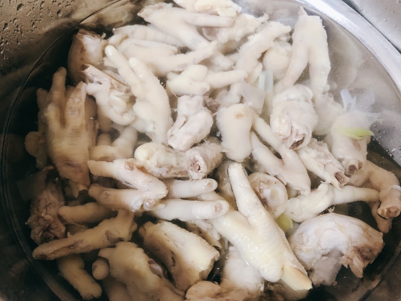 Steps to Make Lemon Spicy Chicken Feet