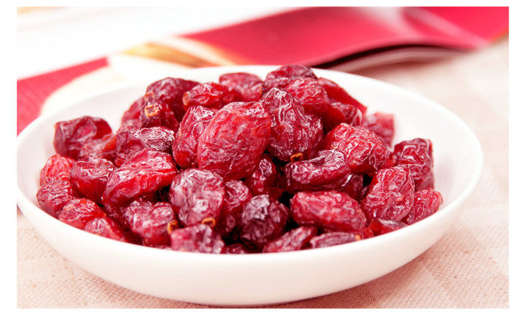 Steps for Making Astragalus Cake with Cranberries for Nourishing Qi and Blood