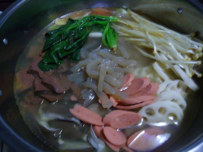 Authentic Duck Blood and Tomato Hot Pot