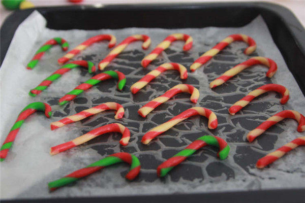 【Tomato Recipe】Christmas Candy Cane Biscuits - Sweet Gifts in the Snow Making Steps