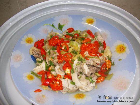 Step-by-Step Cooking Instructions for Home Cooking@@Steamed Salty Chicken with Red Chili