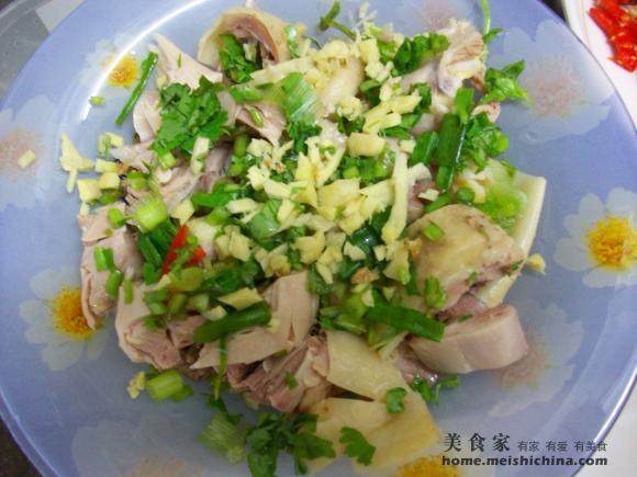 Step-by-Step Cooking Instructions for Home Cooking@@Steamed Salty Chicken with Red Chili