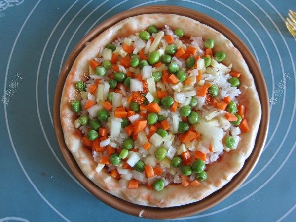 Steps to Make Rice and Cheese Pizza