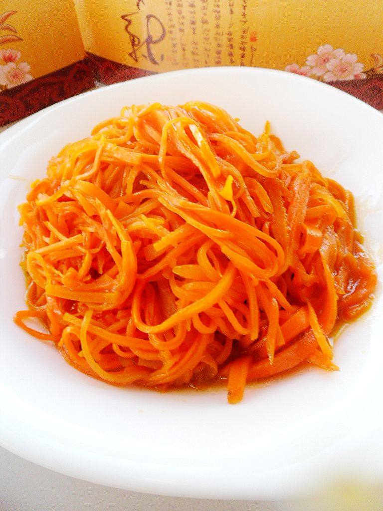 Stir-Fried Shredded Carrots