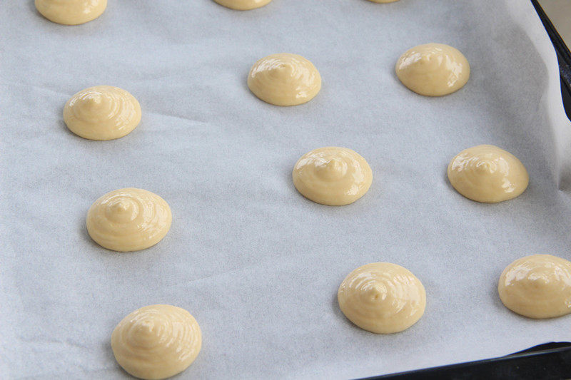 Steps for making White Chocolate Egg Yolk Pie